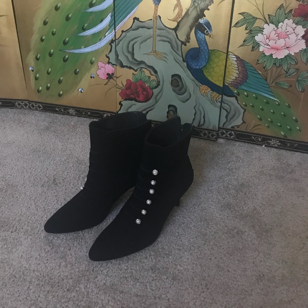 Stuart Weitzman - "LadySpat"